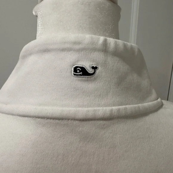 Vineyard Vines Women's white cotton pullover sweatshirt
Size XL - Picture 6 of 7
